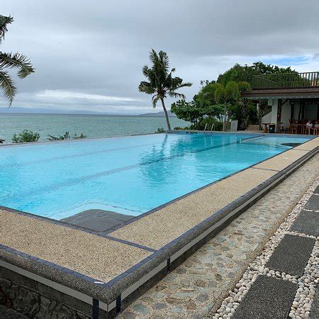 tagbilaran city hotels with a pool